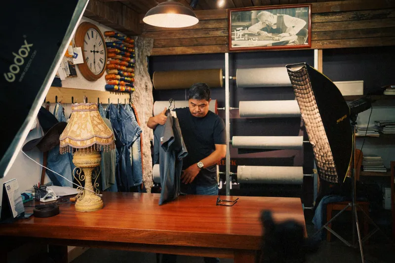 Outside the Grade: How Luxury Designers Are Weaponizing Non-Standard Fabrics